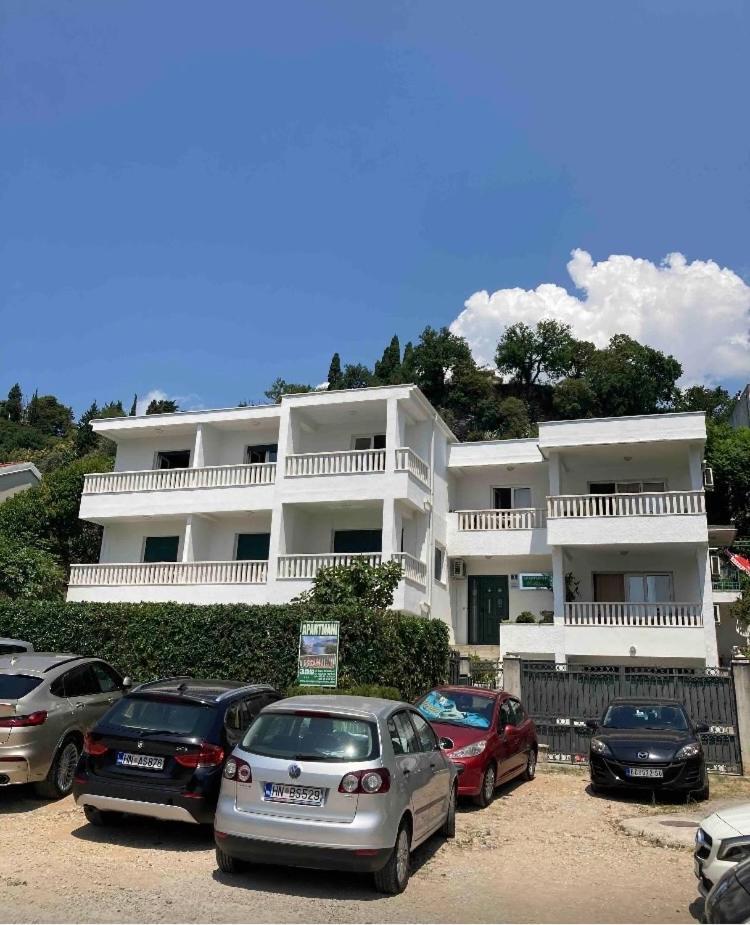 Apartments Milicevic Herceg Novi Esterno foto