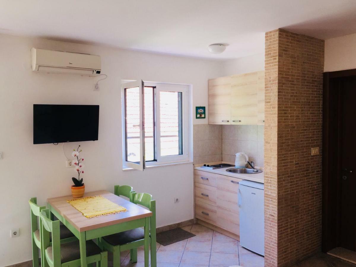 Apartments Milicevic Herceg Novi Esterno foto